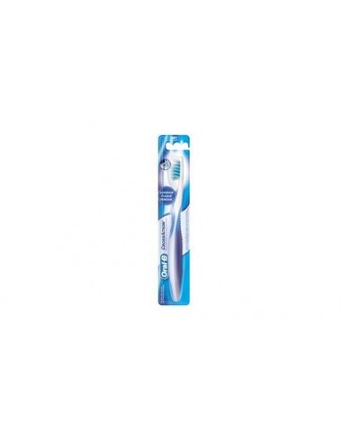 Spazzolino con testina 40mm CrossAction Oral B - setole medie